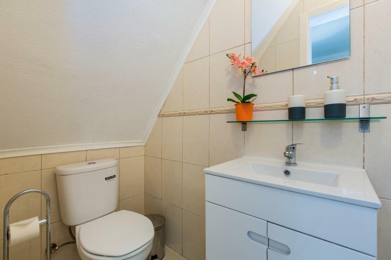 Santos Neighborhood Apartment Lisbon Exterior photo